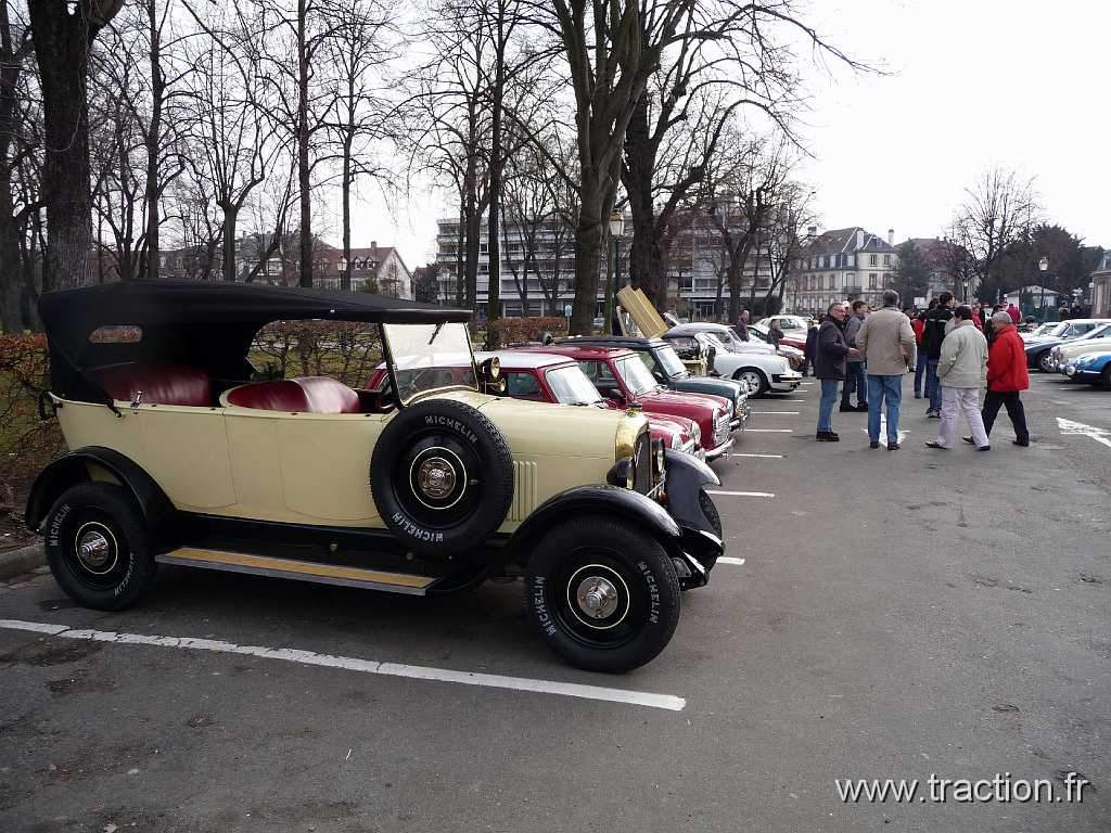 2009_03_01_colmar (22).jpg - 01/03/2009 - 68000 COLMAR, parking de l'ancienne sous-préfecture, Colmar Auto Rétro, Vue générale